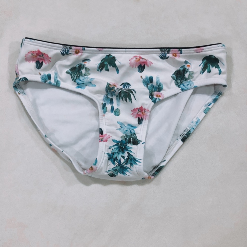 Swimming bottoms 🌵